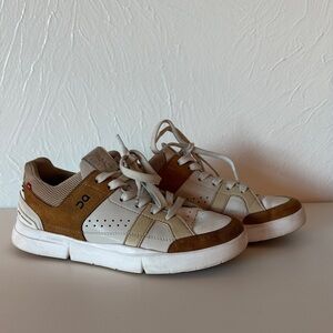 On Roger Cream and Tan Sneakers